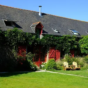 La Maison Jaune A La Janaie Parigne